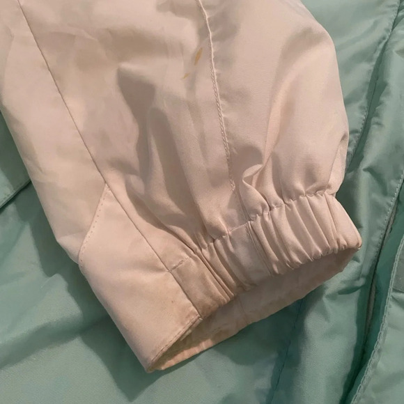 Columbia blue and white rain wind jacket - Picture 2 of 5